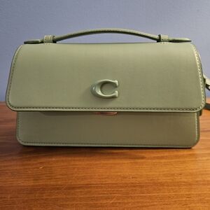 Coach Juno bag in pistachio!